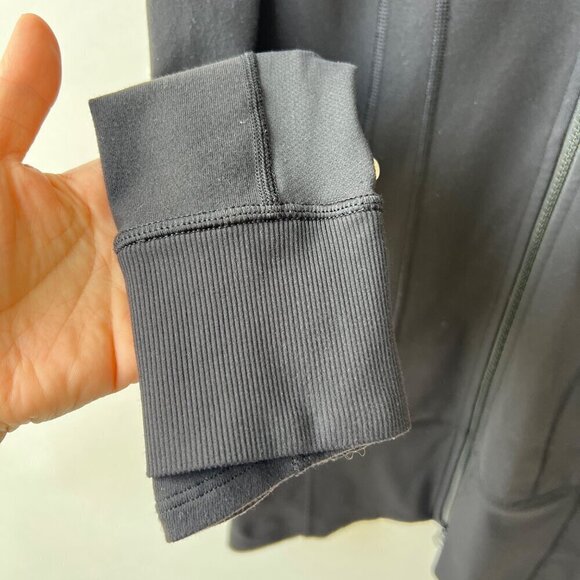 Lululemon Daily practice jacket, Black, SIze 4 D34 - Picture 7 of 10